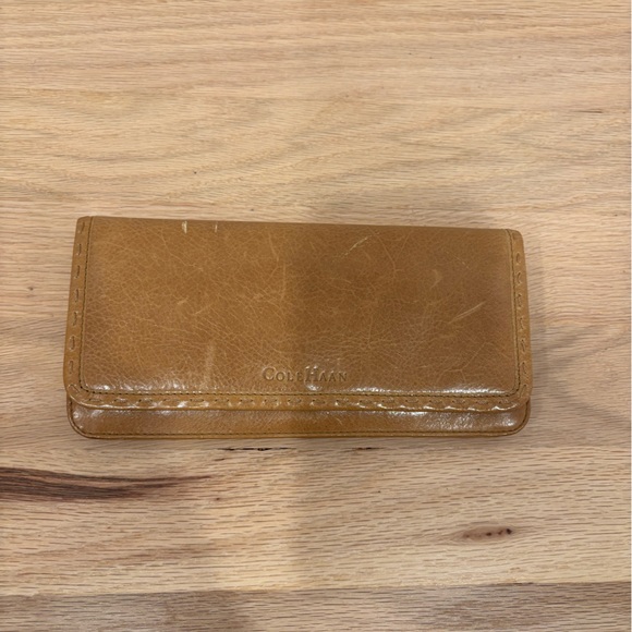 Cole Haan tan leather wallet - Picture 1 of 7
